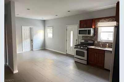 50 Stuyvesant Ave, Lyndhurst Township, NJ 07071 - Photo 4
