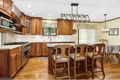 220 Queens Ln, Mountainside, NJ 07092 - Photo 10