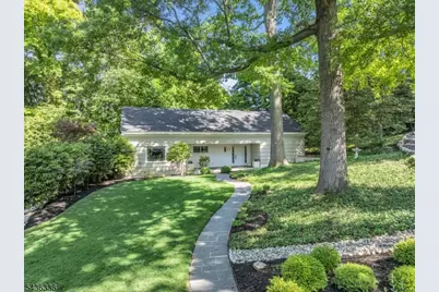 17 Hilltop Ter, Red Bank, NJ 07701 - Photo 2