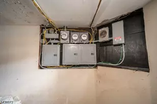 352 N 7th St, Newark, NJ 07107 - Photo 32