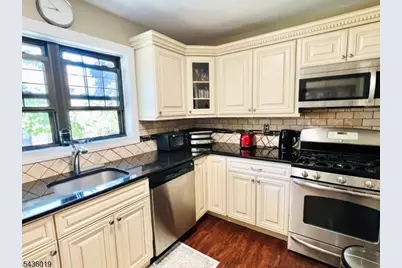 181 Long Hill Rd #A7, Little Falls Township, NJ 07424 - Photo 4
