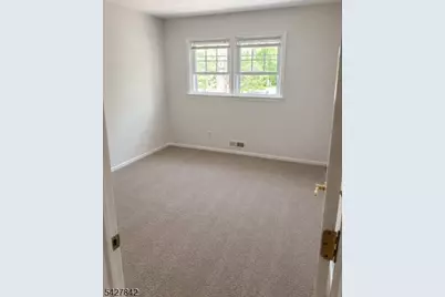 100 Fawn Ridge Dr, Long Hill Township, NJ 07946 - Photo 6