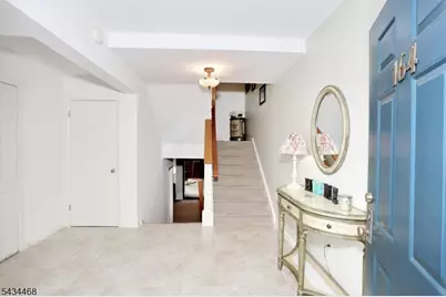 164 Winchester Ct, Washington Township, NJ 07676 - Photo 4