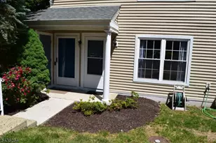 15 Terrell Ct, Warren Township, NJ 07059 - Photo 2
