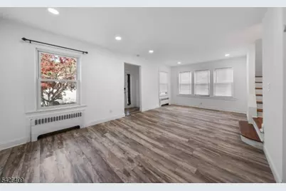 8 Melrose Ter, Elizabeth, NJ 07208 - Photo 4