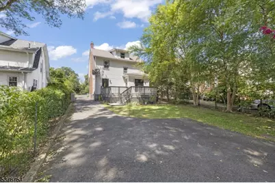 34 Parkview Dr, Millburn, NJ 07041 - Photo 14
