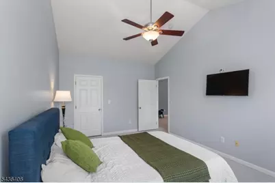 28 Devonshire Dr, Clifton, NJ 07013 - Photo 34