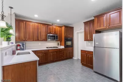 28 Devonshire Dr, Clifton, NJ 07013 - Photo 18