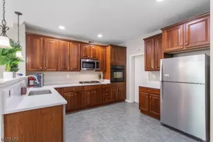 28 Devonshire Dr, Clifton, NJ 07013 - Photo 18