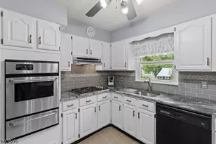 38 Forest Dr, Roxbury Township, NJ 07876 - Photo 8