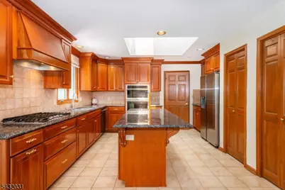 34 Silver Spring Ct, East Hanover Township, NJ 07936 - Photo 6