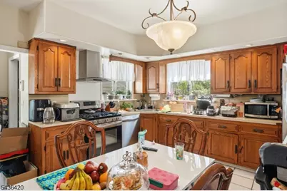 33 Pulaski Pl, Hackensack, NJ 07601 - Photo 12