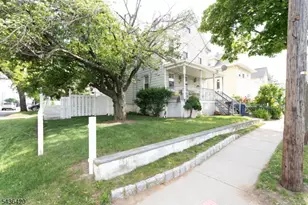 33 Pulaski Pl, Hackensack, NJ 07601 - Photo 4