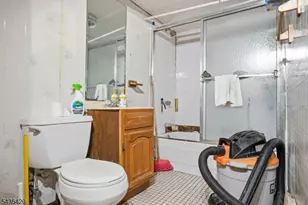 33 Pulaski Pl, Hackensack, NJ 07601 - Photo 28