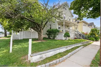 33 Pulaski Pl, Hackensack, NJ 07601 - Photo 2