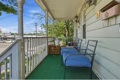 33 Pulaski Pl, Hackensack, NJ 07601 - Photo 10