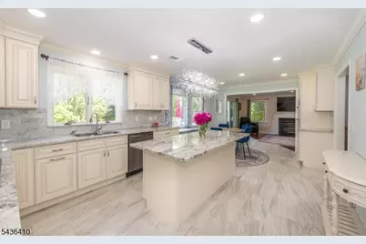 13 Briarwood Rd, Washington Township, NJ 07853 - Photo 4