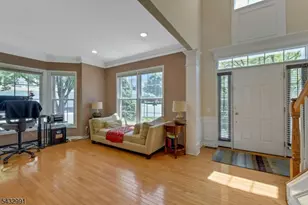 81 Lafayette Cir, Totowa, NJ 07512 - Photo 6