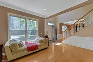 81 Lafayette Cir, Totowa, NJ 07512 - Photo 10