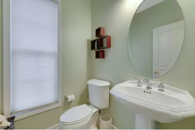 81 Lafayette Cir #81, Totowa, NJ 07512 - Photo 16