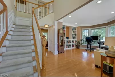81 Lafayette Cir #81, Totowa, NJ 07512 - Photo 4