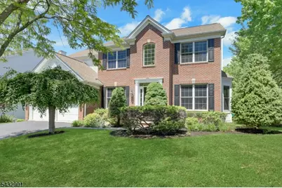 81 Lafayette Cir #81, Totowa, NJ 07512 - Photo 1