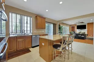 81 Lafayette Cir, Totowa, NJ 07512 - Photo 14