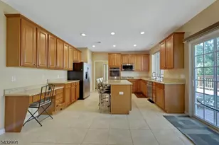 81 Lafayette Cir, Totowa, NJ 07512 - Photo 14