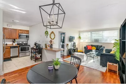 37 Hill St #2, Morristown, NJ 07960 - Photo 2