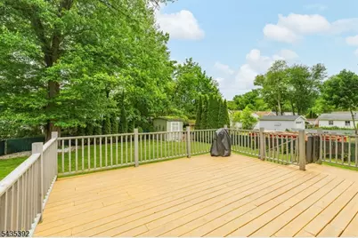 3 Roy Ave, Bloomingdale, NJ 07403 - Photo 18