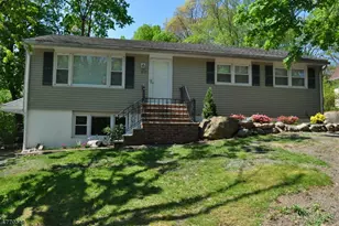 176 Yawpo Ave, Oakland, NJ 07436 - Photo 1