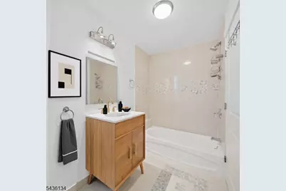 340 Pavonia Ave #1R, Jersey City, NJ 07302 - Photo 8