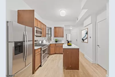340 Pavonia Ave #1R, Jersey City, NJ 07302 - Photo 2
