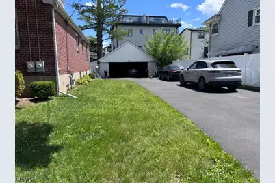 816 Kingsland Ln, Fort Lee, NJ 07024 - Photo 12