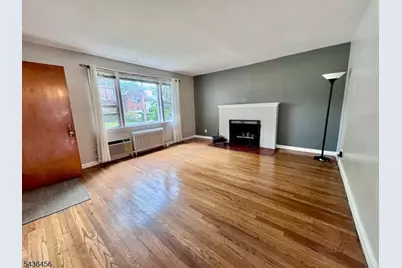 816 Kingsland Ln, Fort Lee, NJ 07024 - Photo 2
