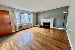 816 Kingsland Ln, Fort Lee, NJ 07024 - Photo 2