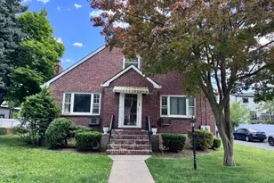 816 Kingsland Ln, Fort Lee, NJ 07024 - Photo 1