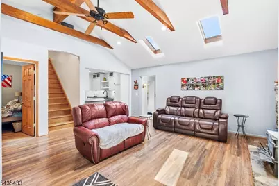 61 Tamarack Trl, Hardyston Township, NJ 07460 - Photo 4
