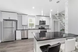245 W 3rd Ave, Roselle, NJ 07203 - Photo 8
