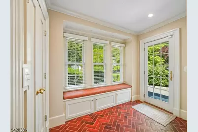 148 Beekman Rd, Summit, NJ 07901 - Photo 6