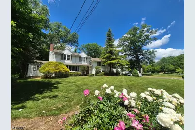 205 Long Hill Dr, Millburn, NJ 07078 - Photo 2