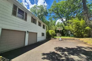 205 Long Hill Dr, Millburn, NJ 07078 - Photo 20