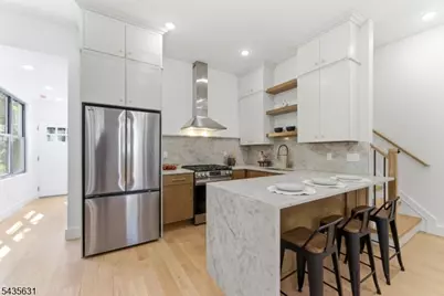 113 Oak St, Jersey City, NJ 07304 - Photo 2