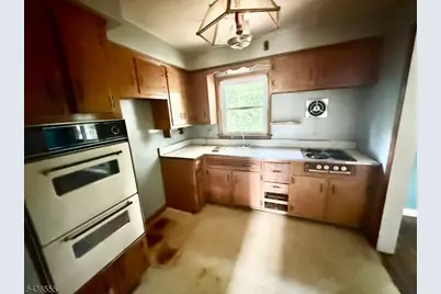 941 Cabot Ave, Union Township, NJ 07083 - Photo 10