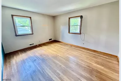 941 Cabot Ave, Union Township, NJ 07083 - Photo 6