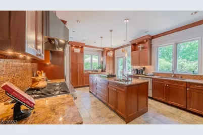 15 Brunswick Road, Montclair Twp., NJ 07042 - Photo 18