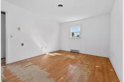 800 Lynda Rd, Lopatcong Township, NJ 08865 - Photo 18