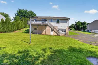 800 Lynda Rd, Lopatcong Township, NJ 08865 - Photo 2