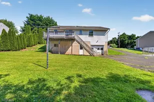 800 Lynda Rd, Lopatcong Township, NJ 08865 - Photo 2