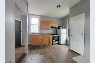 423 2nd St #3, Jersey City, NJ 07302 - Photo 2